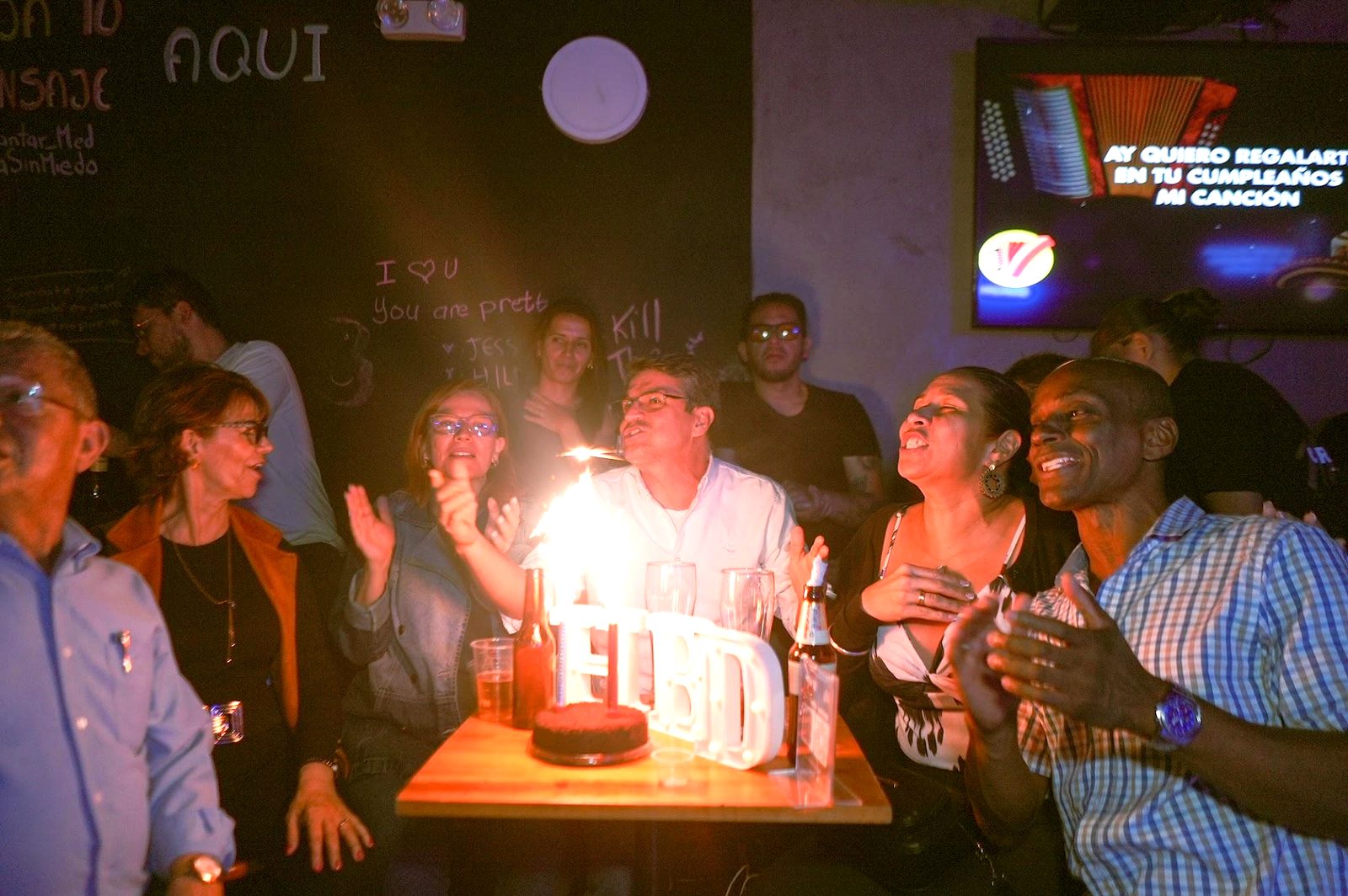 Celebración de cumpleaños con velas en A Kantar