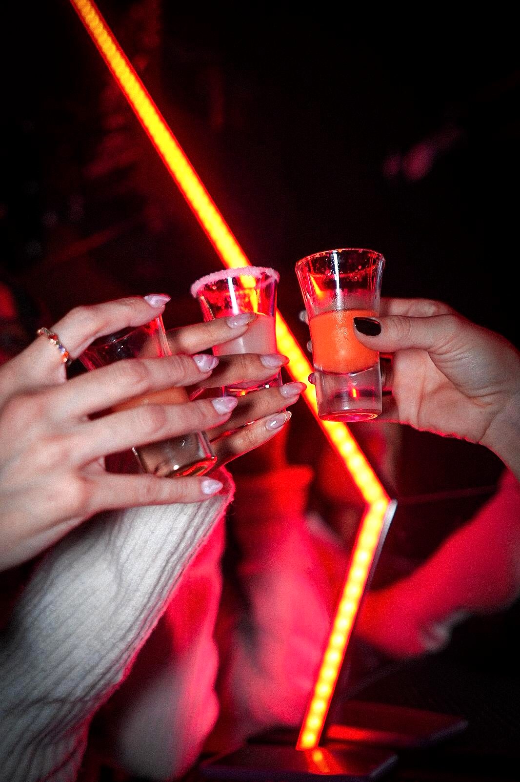 Shots con luces de neón en A Kantar